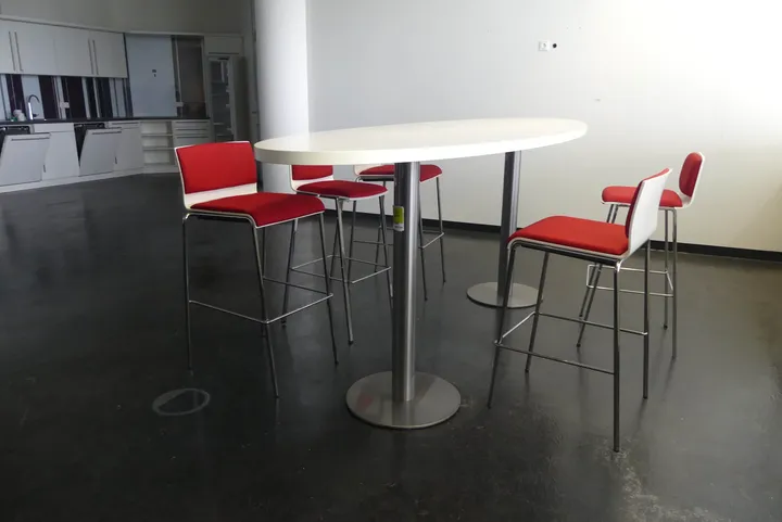 Stehtisch mit 5x Stuhl